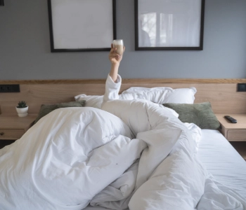 Bett nach Maß oder fertiges Modell aus dem Geschäft? Ein Vergleich beider Lösungen