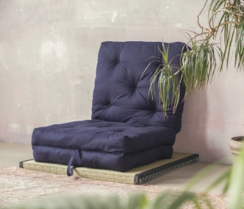 Futon im Alltag und zu besonderen Anlässen – wie man ihn stilvoll faltet, damit er ins Wohnzimmer passt